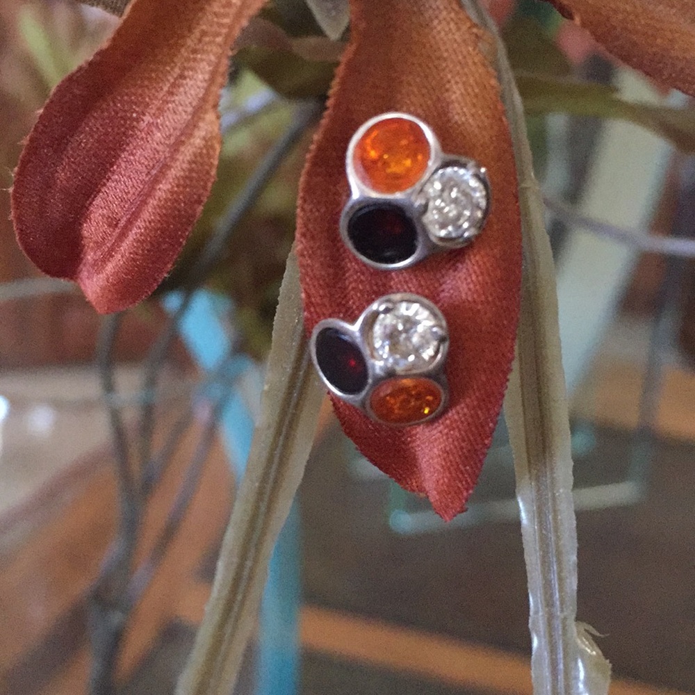 AMBER AND CRYSTAL EARRINGS SET IN SILVER